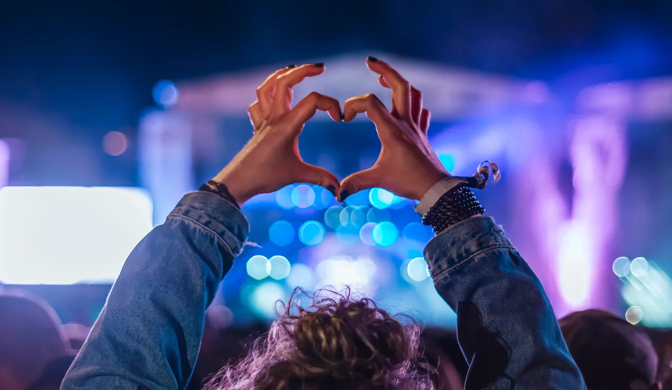 7 Health Benefits of Attending Concerts