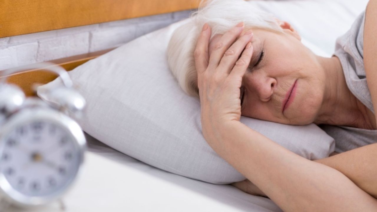 Signs That Your Elder Is Not Sleeping Enough